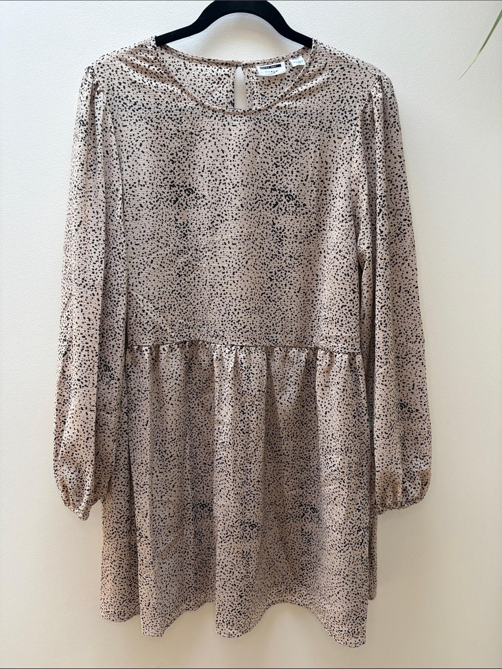Noisy May Beige Mini Dress with Black Speckle Size Large.